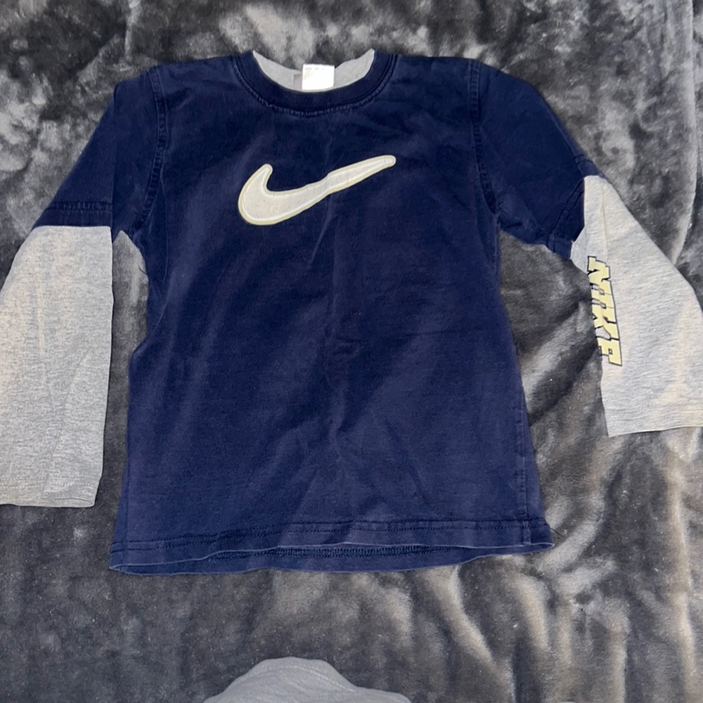 Boys long sleeve Nike shirt 4t